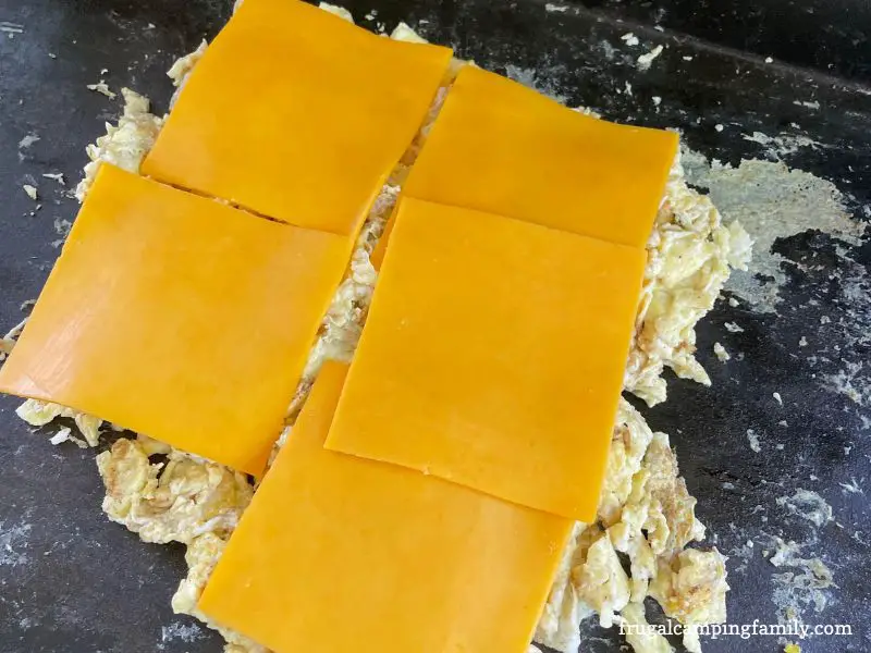 scrambled eggs with cheese slices